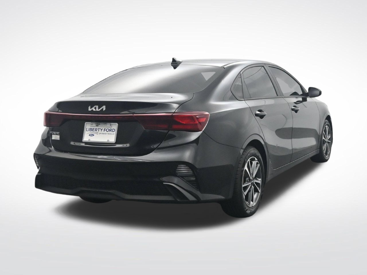 Used 2023 Kia Forte LXS FWD image 7
