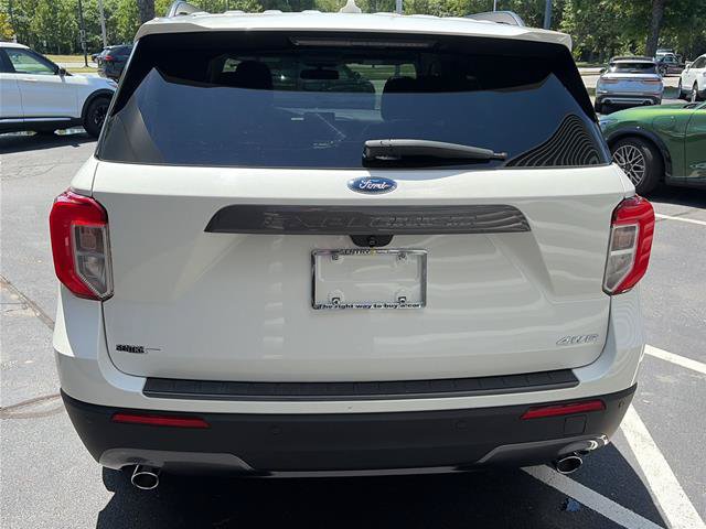 Certified 2022 Ford Explorer XLT w/ Equipment Group 202A AWD/4WD image 5