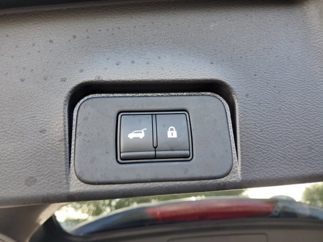 Used 2023 Nissan Rogue SV w/ SV Premium B Package image 9