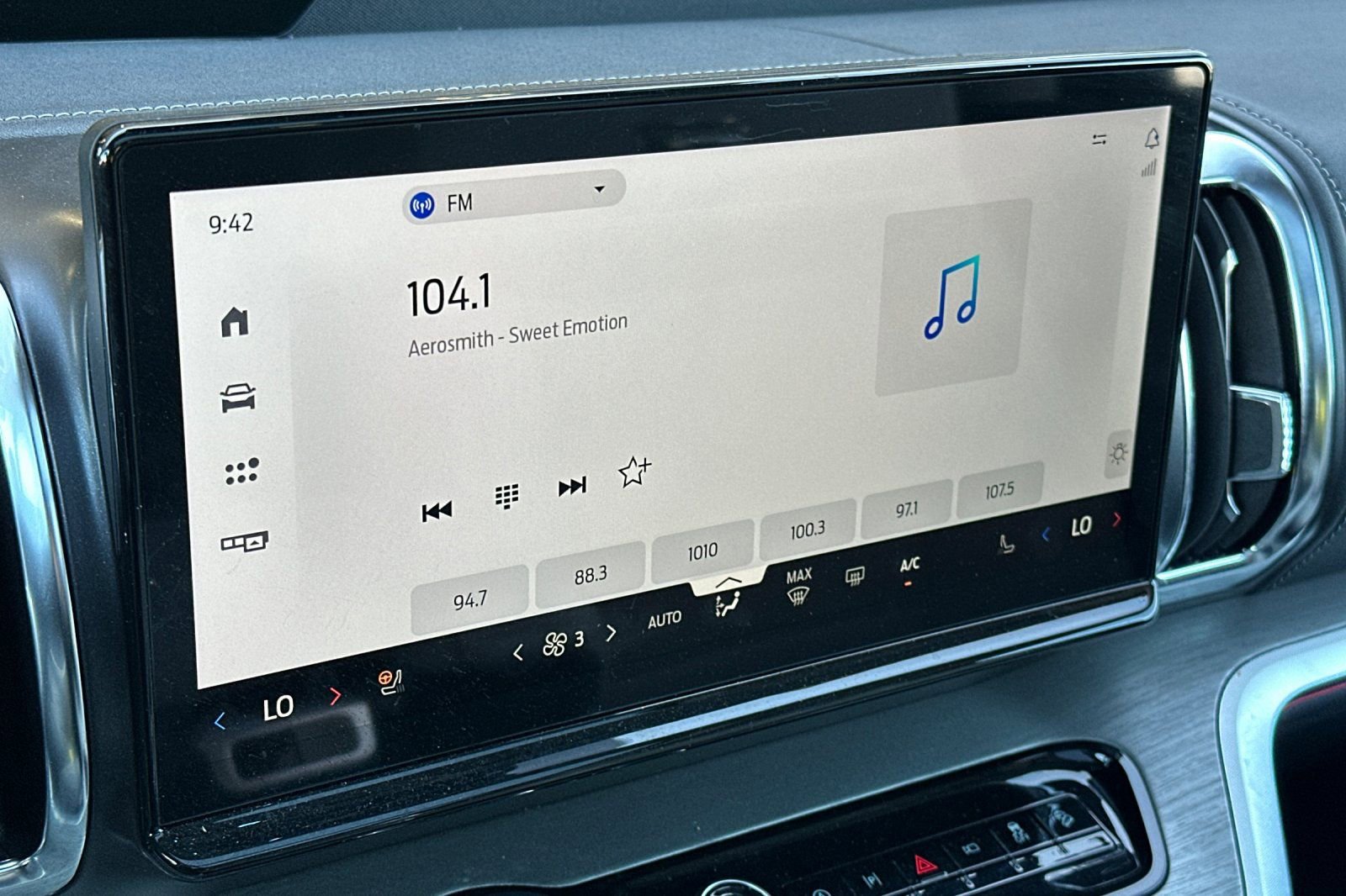 Certified 2025 Ford Expedition Max Platinum w/ Driver's Package image 17