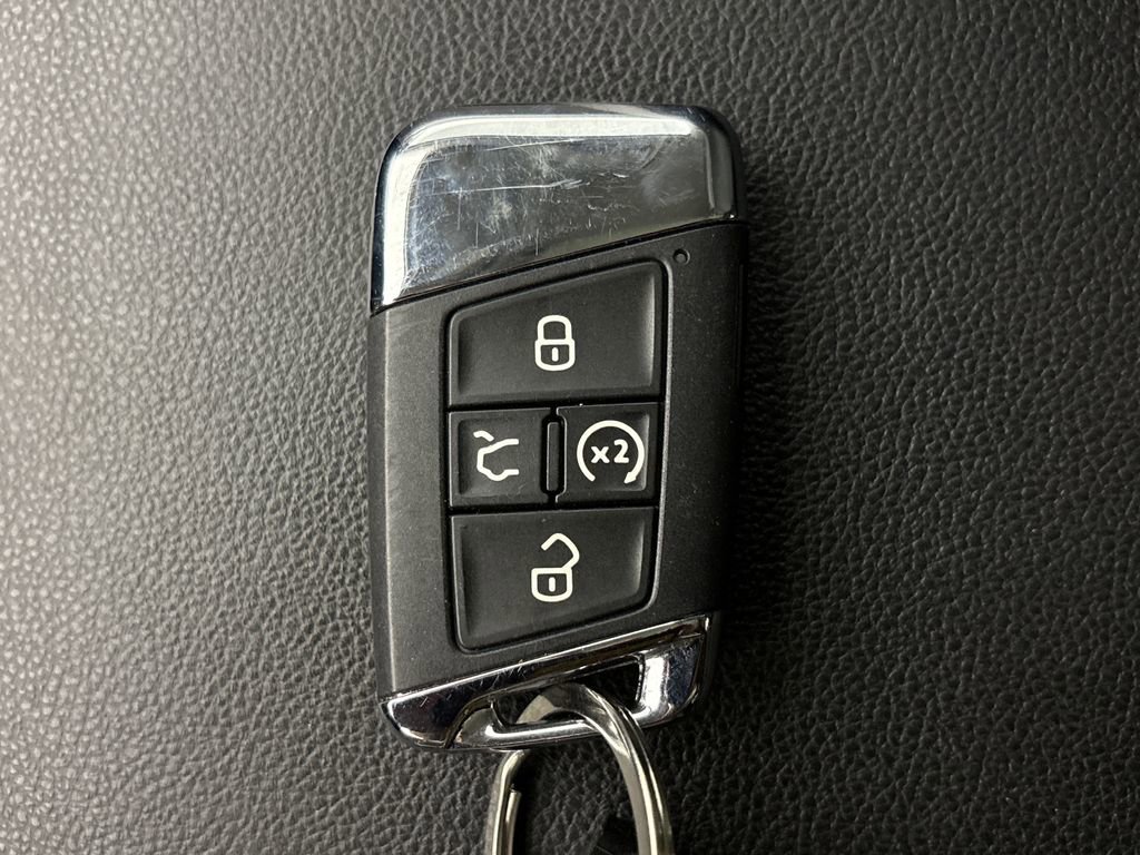 Used 2022 Volkswagen Atlas SEL Premium AWD/4WD image 32