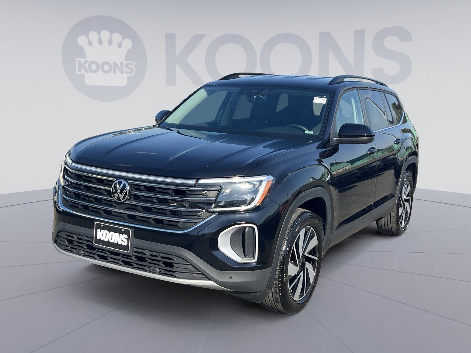 Used 2025 Volkswagen Atlas SE FWD image 2