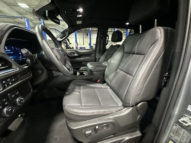 Used 2024 Chevrolet Tahoe RST w/ Luxury Package AWD/4WD image 17