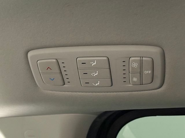 Used 2022 Kia Carnival LX FWD image 36
