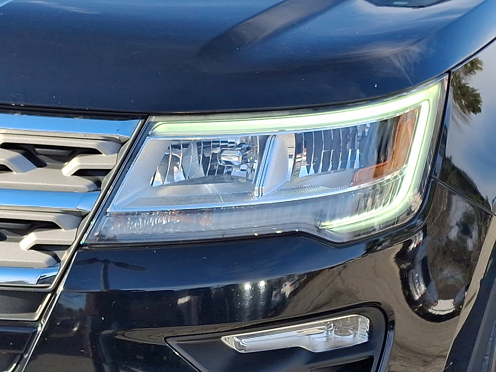 Certified 2018 Ford Explorer XLT w/ Equipment Group 202A image 12