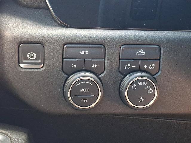 Used 2024 Chevrolet Silverado 1500 LT AWD/4WD image 24