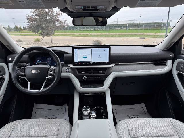 Certified 2025 Ford Explorer Platinum w/ Ultimate Package AWD/4WD image 17