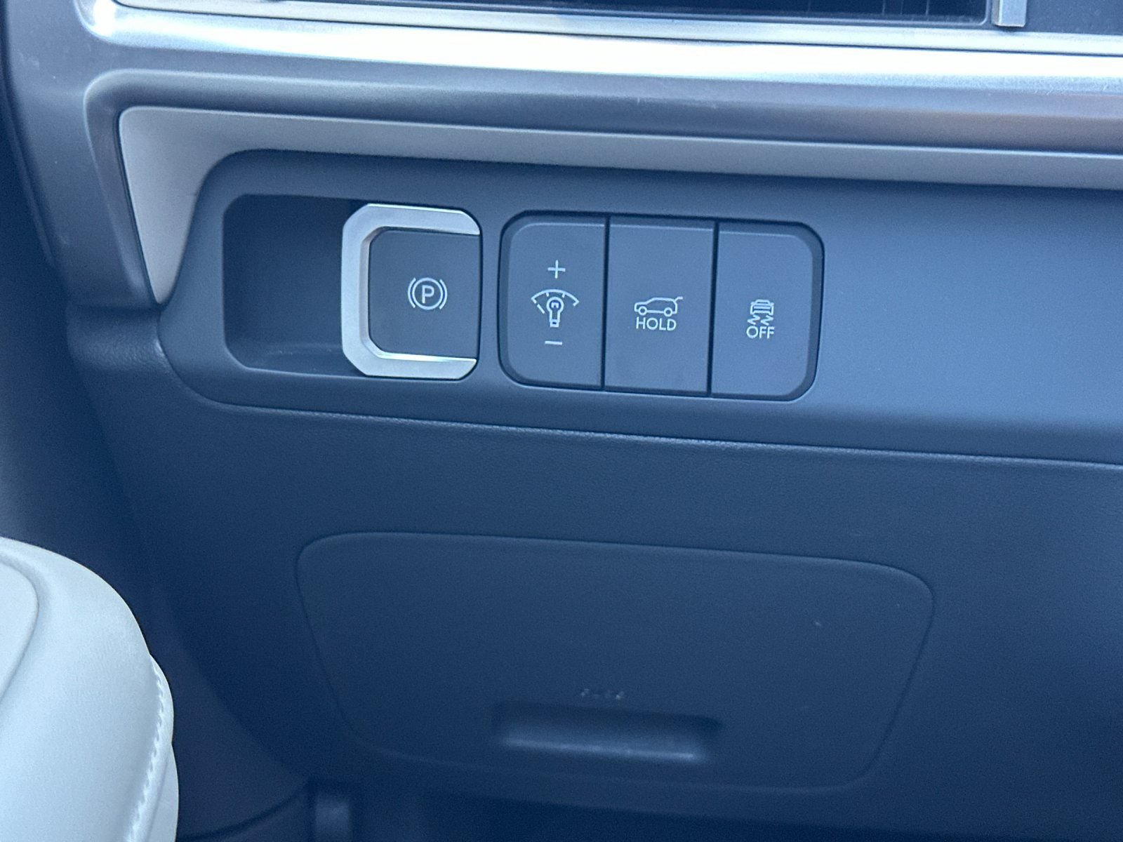 Used 2025 Hyundai Santa Fe SEL FWD image 33
