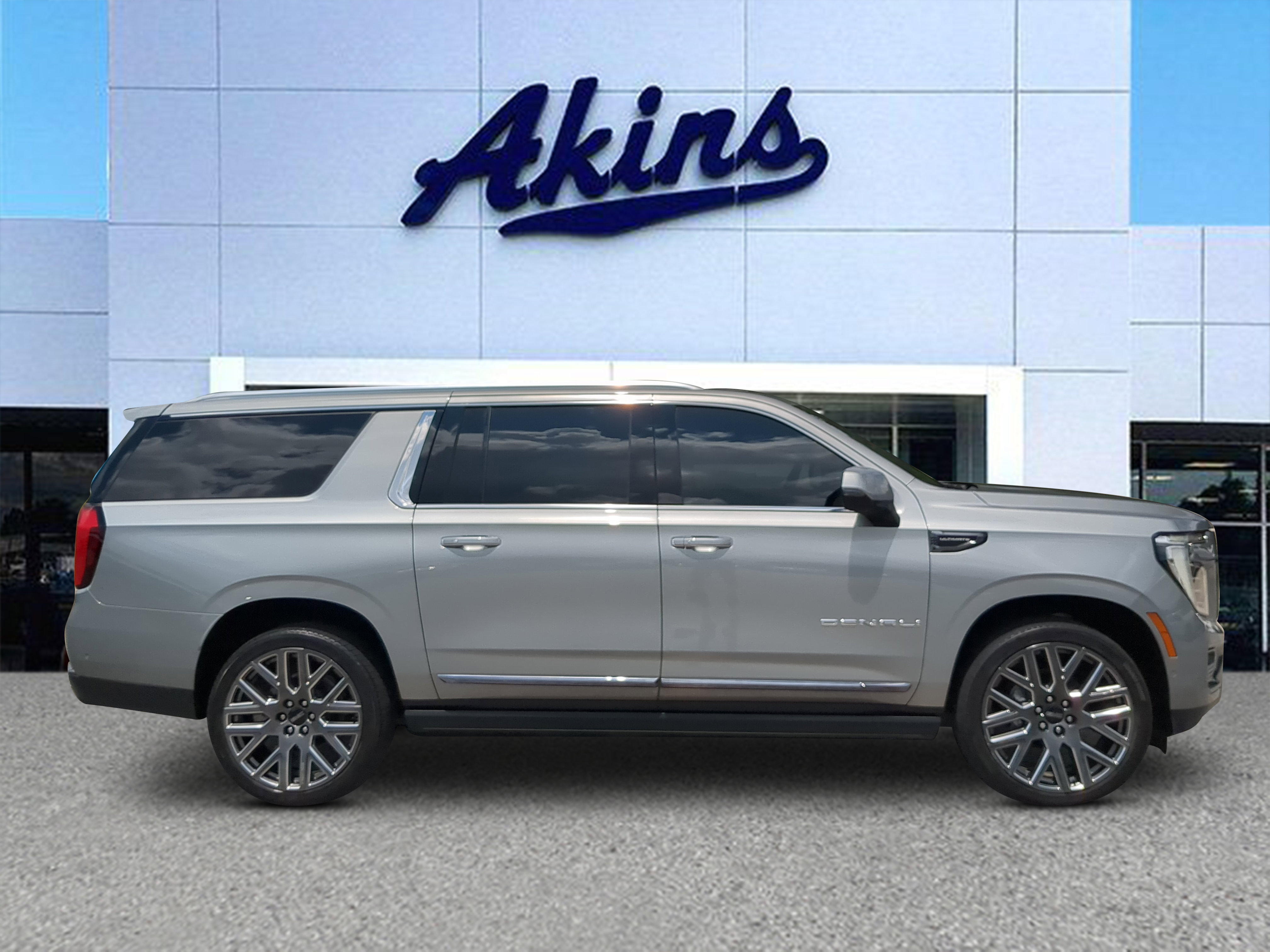 Used 2025 GMC Yukon XL Denali Ultimate w/ LPO, Floor Liner Package