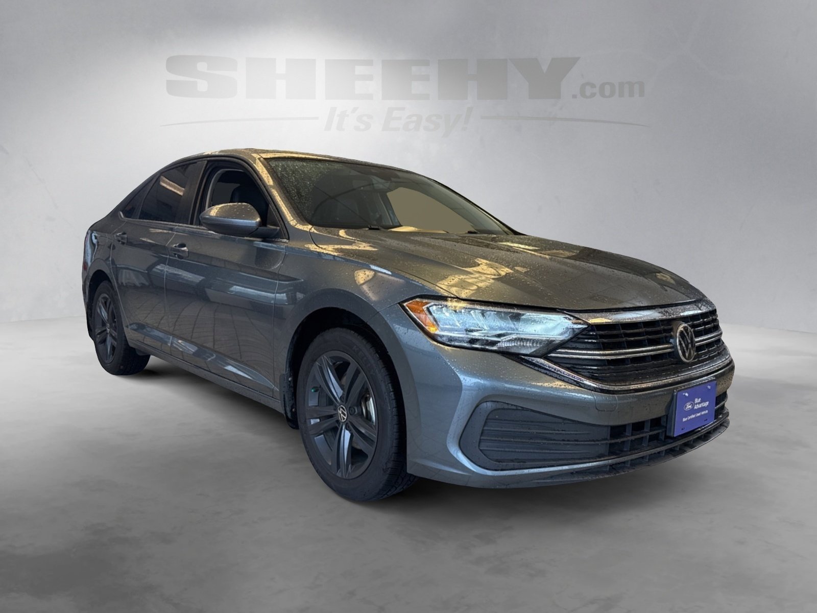 Used 2022 Volkswagen Jetta SE w/ Panoramic Sunroof Package image 2