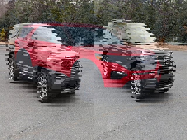 Certified 2022 Ford Explorer XLT w/ Equipment Group 202A image 7