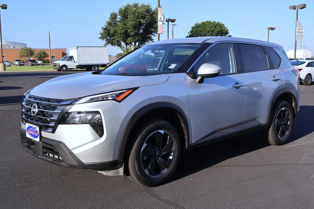 Used 2025 Nissan Rogue SV FWD image 9