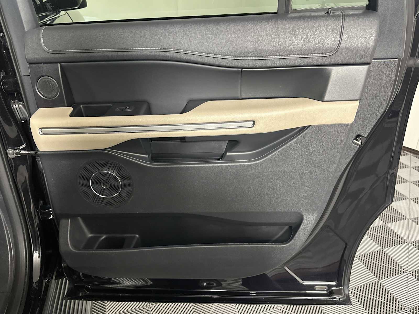 Certified 2024 Ford Expedition Max Limited image 17