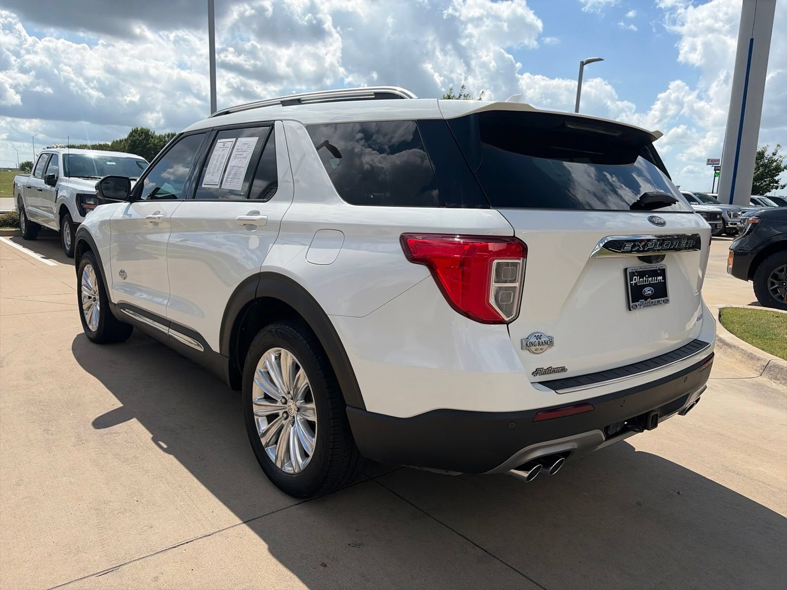 Certified 2022 Ford Explorer King Ranch w/ Technology Package AWD/4WD image 3