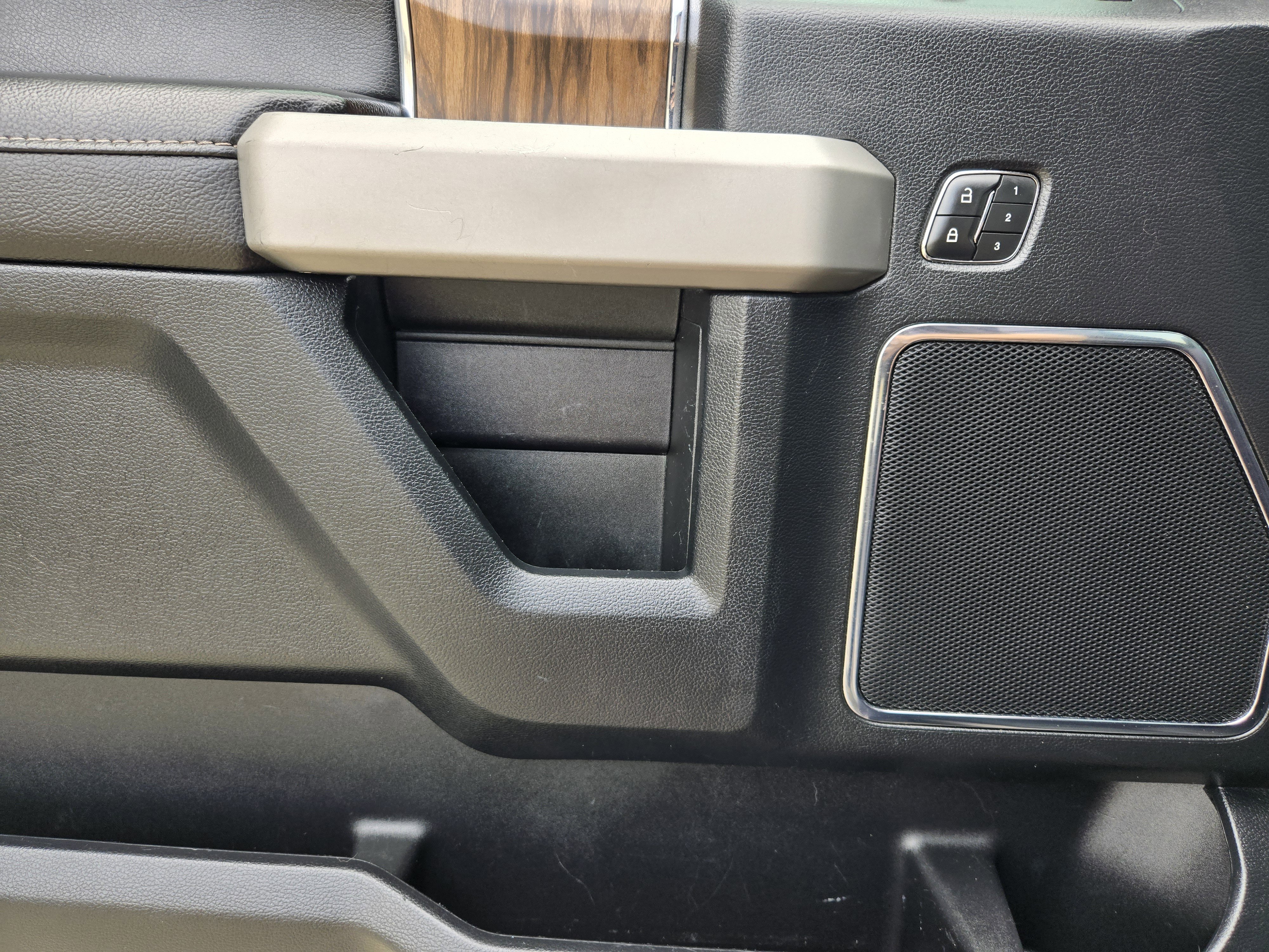 Certified 2019 Ford F150 Lariat w/ Equipment Group 502A Luxury image 17