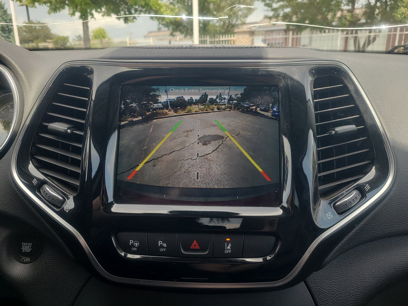 Used 2019 Jeep Cherokee Limited w/ Technology Group AWD/4WD image 28