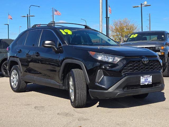 Used 2019 Toyota RAV4 LE image 5
