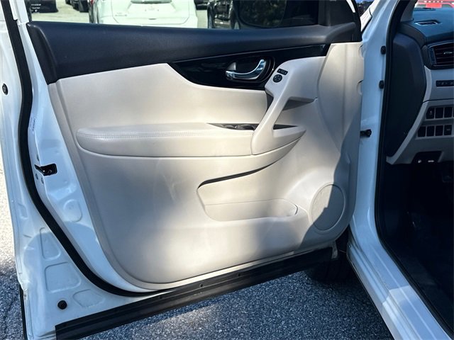 Used 2018 Nissan Rogue Sport SV image 10