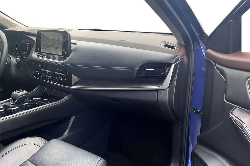 Used 2021 Nissan Rogue Platinum AWD/4WD image 16