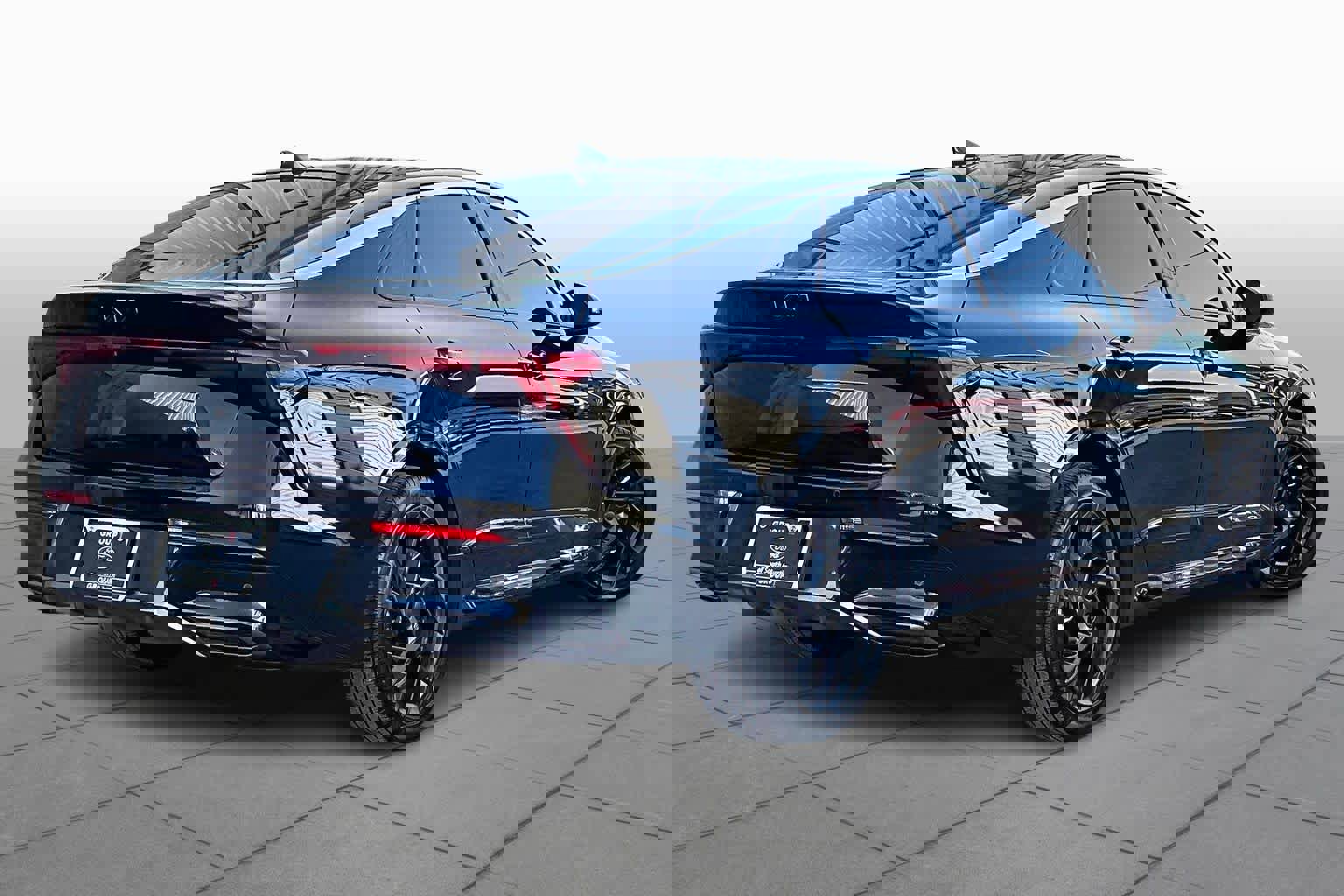 Used 2025 Kia K5 GT-Line w/ GT-Line Premium Package image 3