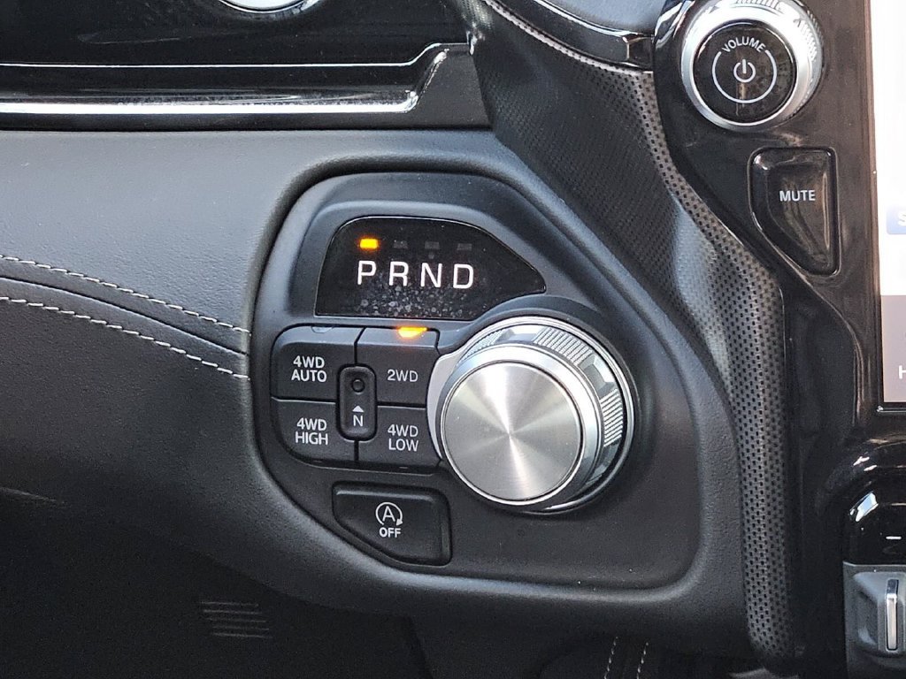 Used 2025 RAM 1500 Limited AWD/4WD image 31