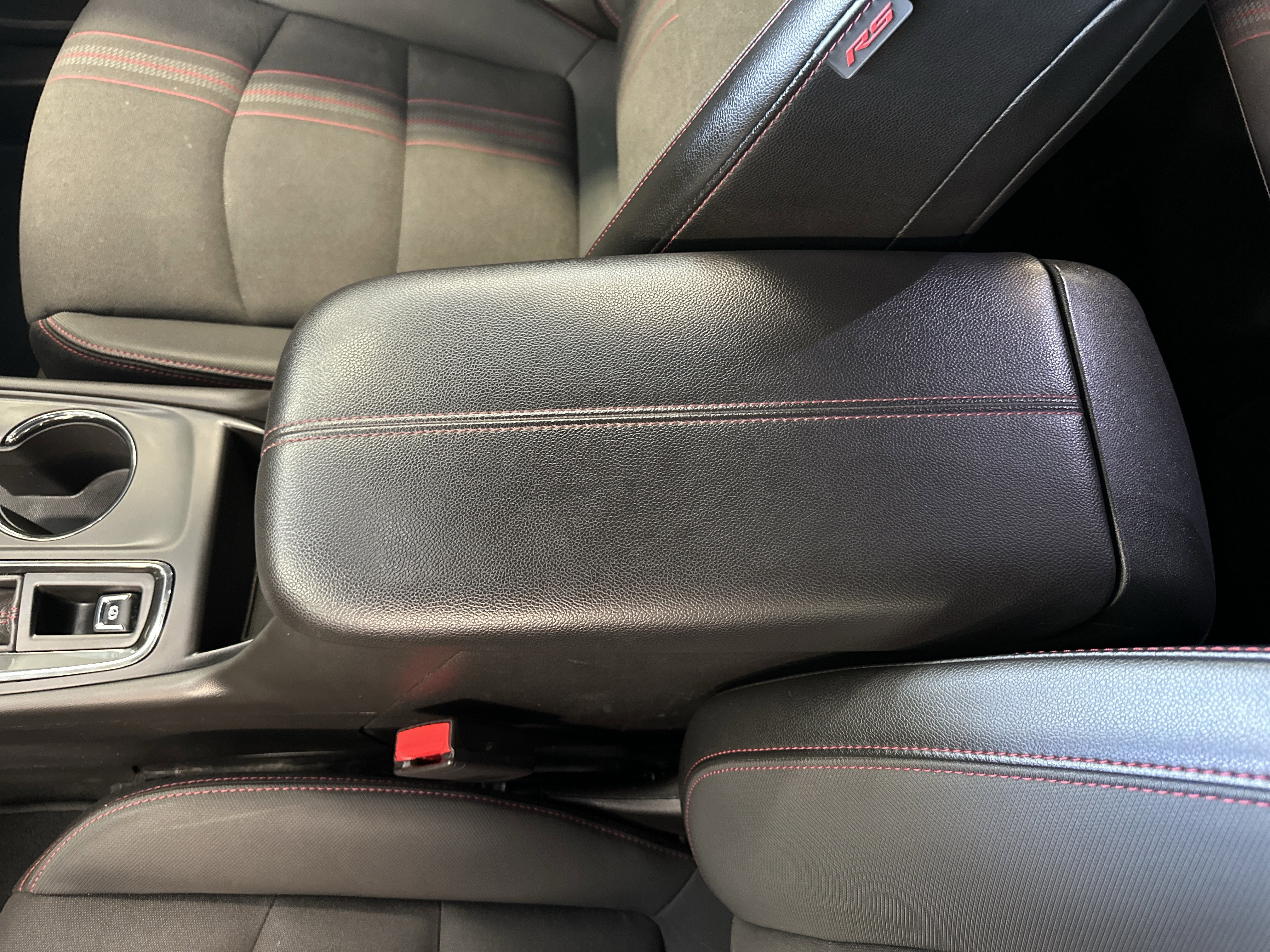 Used 2023 Chevrolet Equinox RS image 29