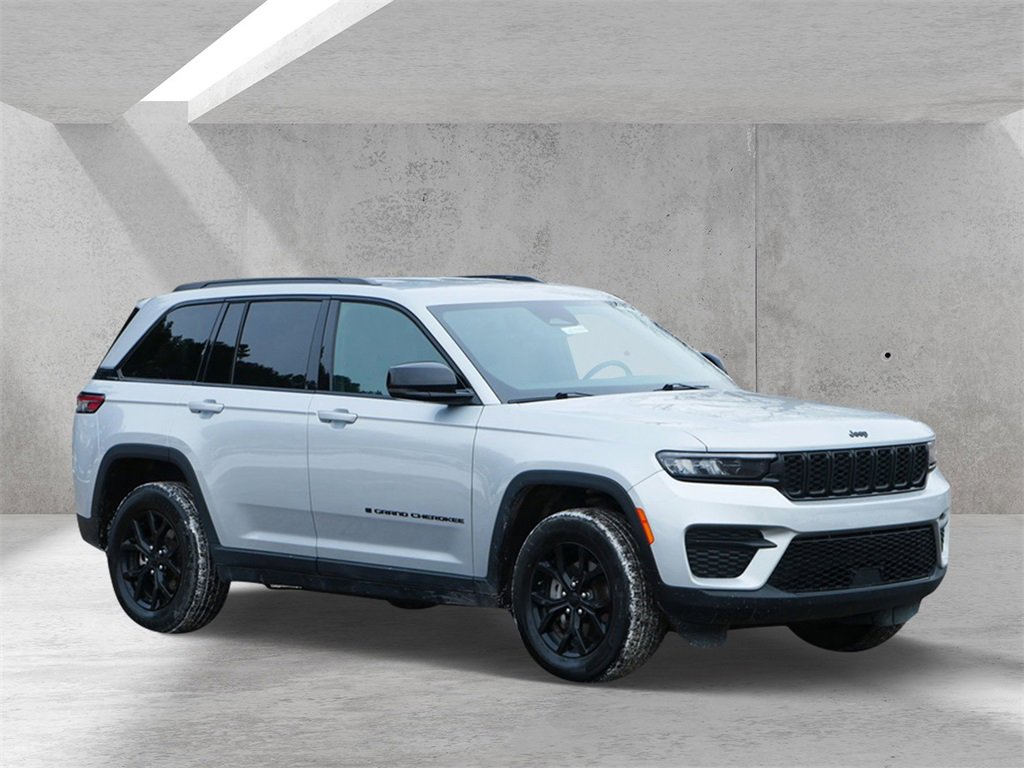 Used 2024 Jeep Grand Cherokee Altitude