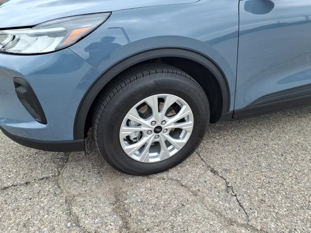 Certified 2025 Ford Escape Active w/ Tech Pack #1 AWD/4WD image 4