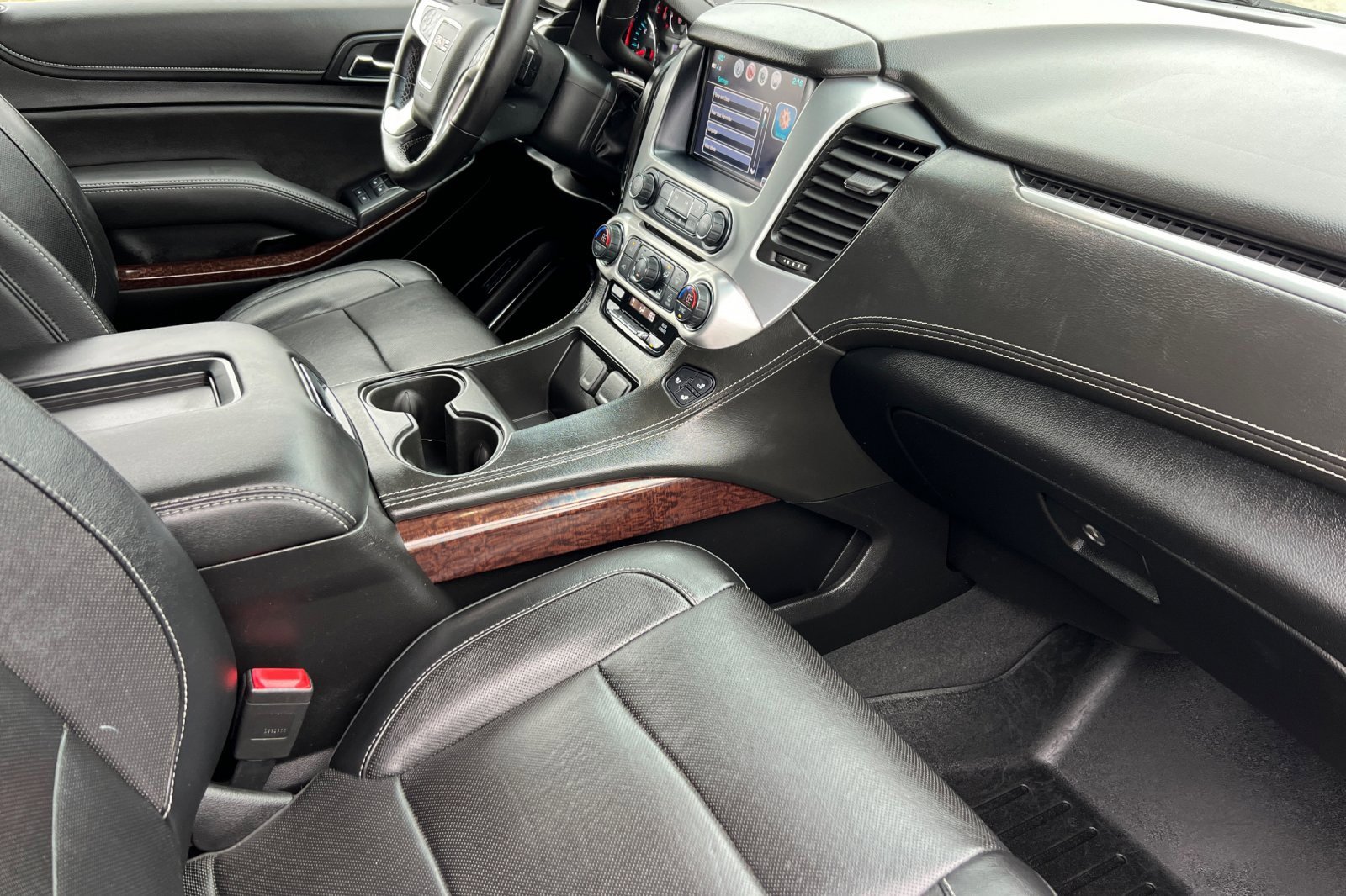 Used 2019 GMC Yukon XL SLT image 18