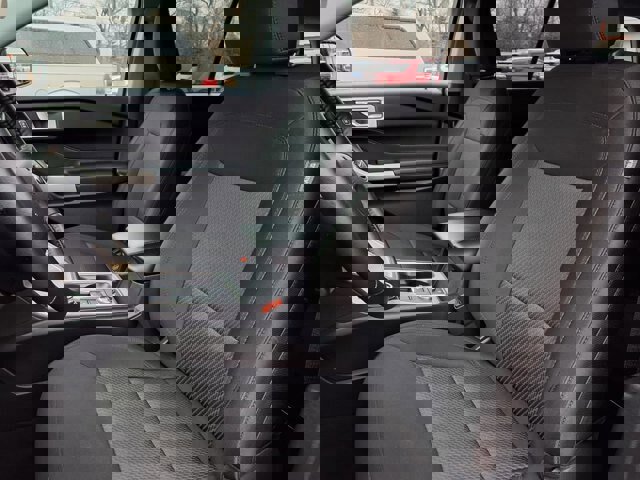 Certified 2023 Ford Explorer XLT image 6