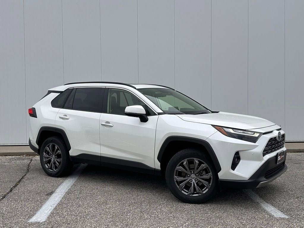 Used 2022 Toyota RAV4 Limited AWD/4WD image 9