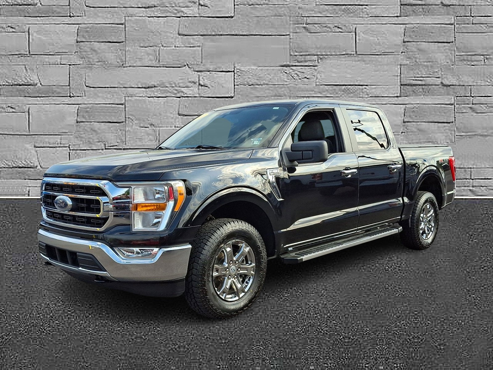 Certified 2022 Ford F150 XLT w/ XTR Package AWD/4WD image 5