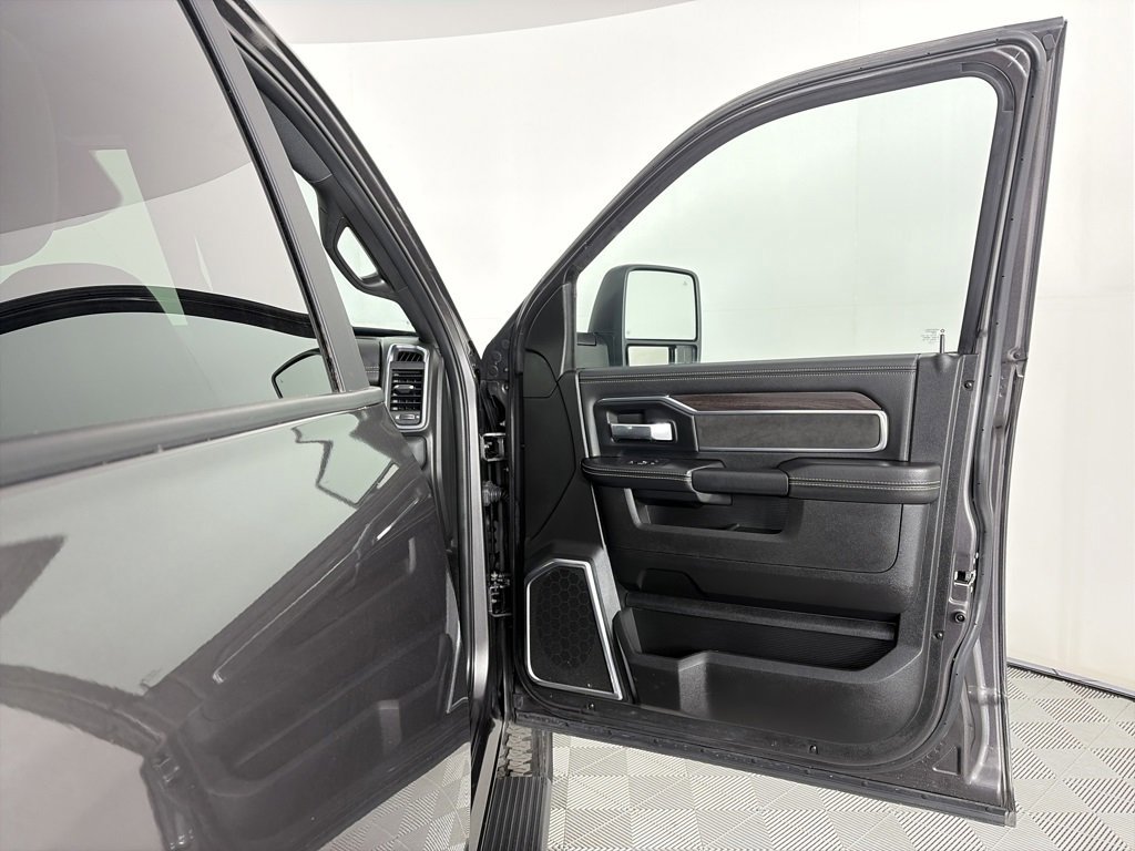 Used 2025 RAM 2500 Laramie w/ Sport Appearance Package image 31