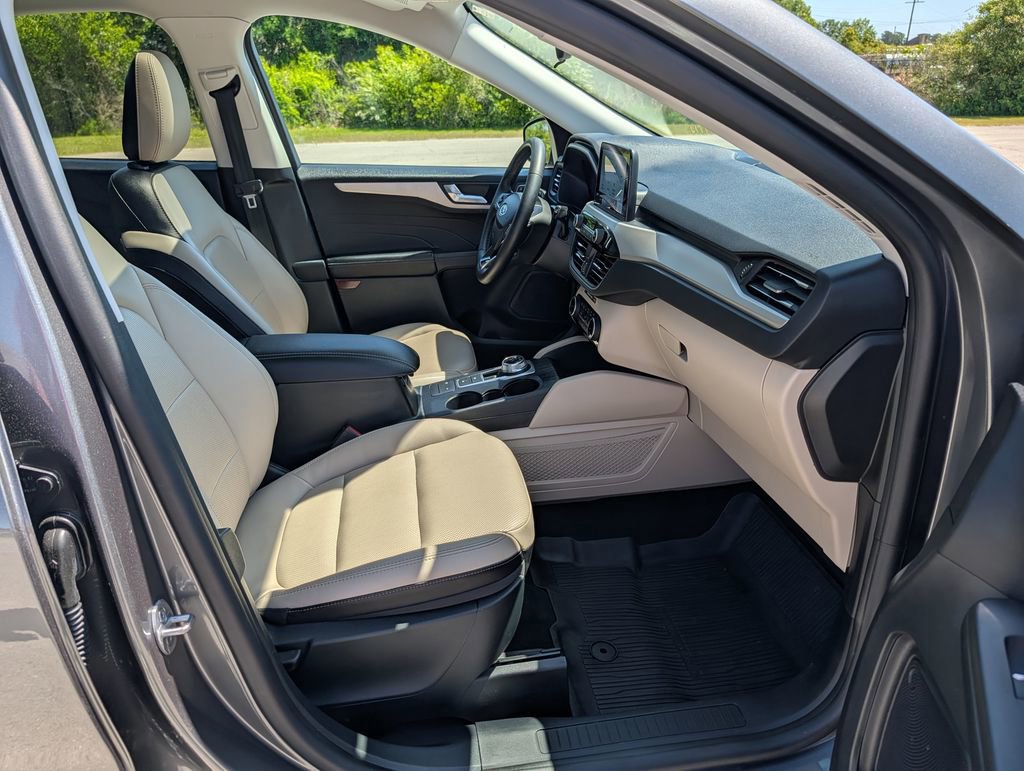 Certified 2022 Ford Escape SEL w/ Technology Package FWD image 21