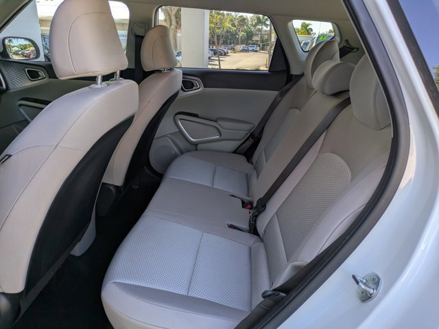 Used 2023 Kia Soul LX image 17