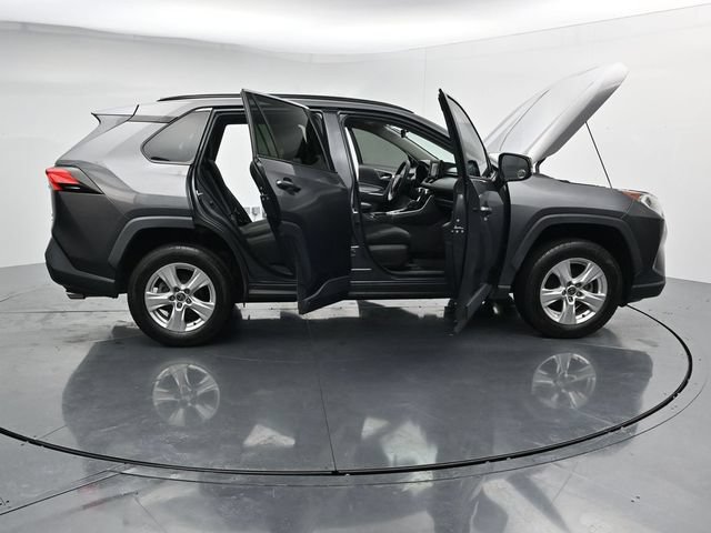 Used 2021 Toyota RAV4 XLE AWD/4WD image 38