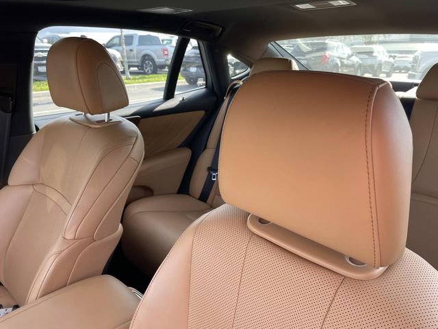 Used 2021 Lexus LS 500 w/ Accessory Package (Z2) image 23