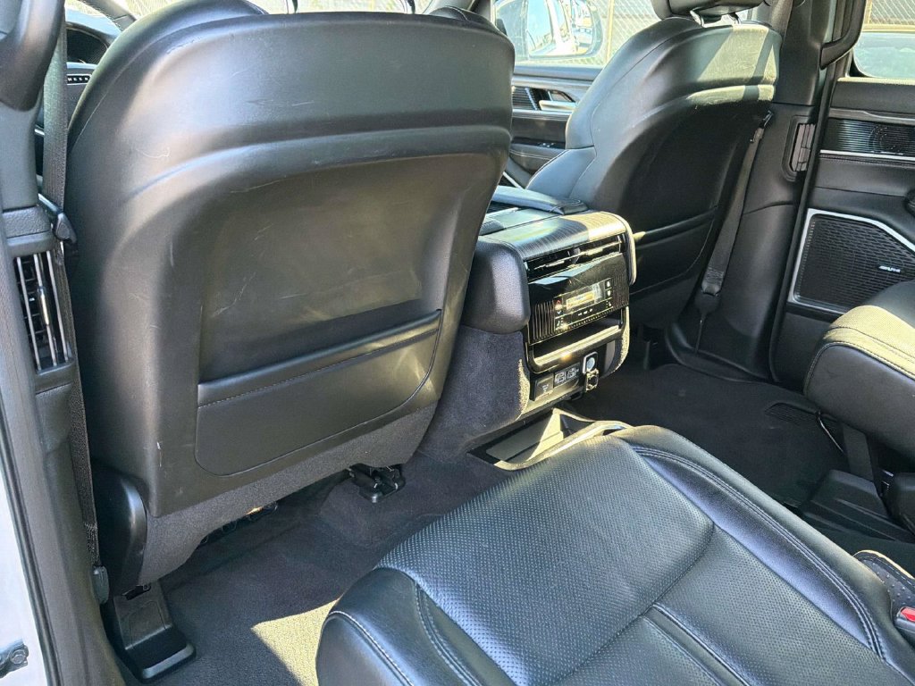 Used 2024 Jeep Wagoneer Series II AWD/4WD image 22