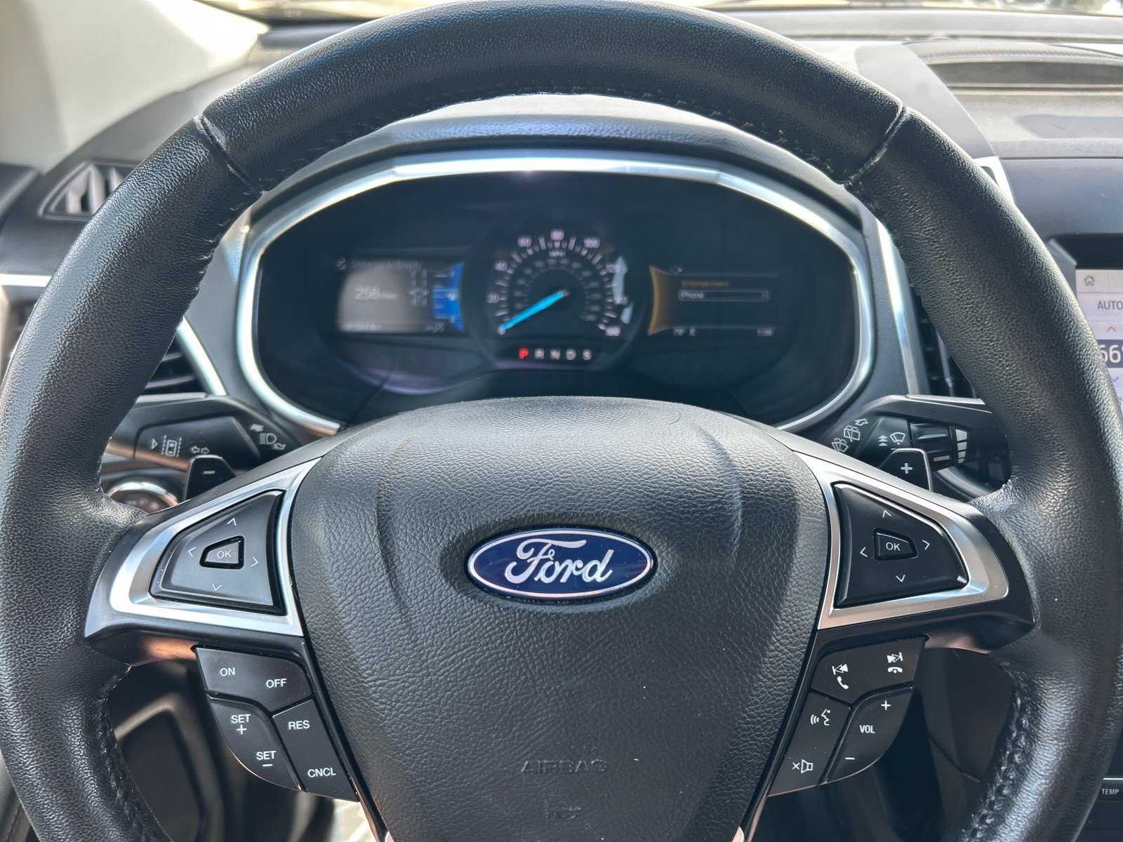 Certified 2020 Ford Edge Titanium AWD/4WD image 22
