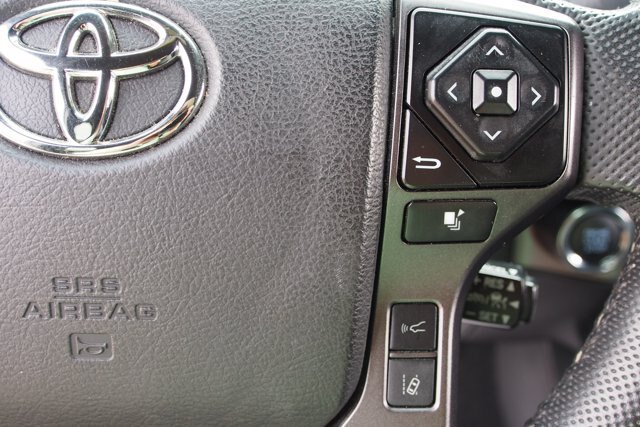 Used 2022 Toyota Tacoma TRD Off-Road w/ Technology Package AWD/4WD image 23