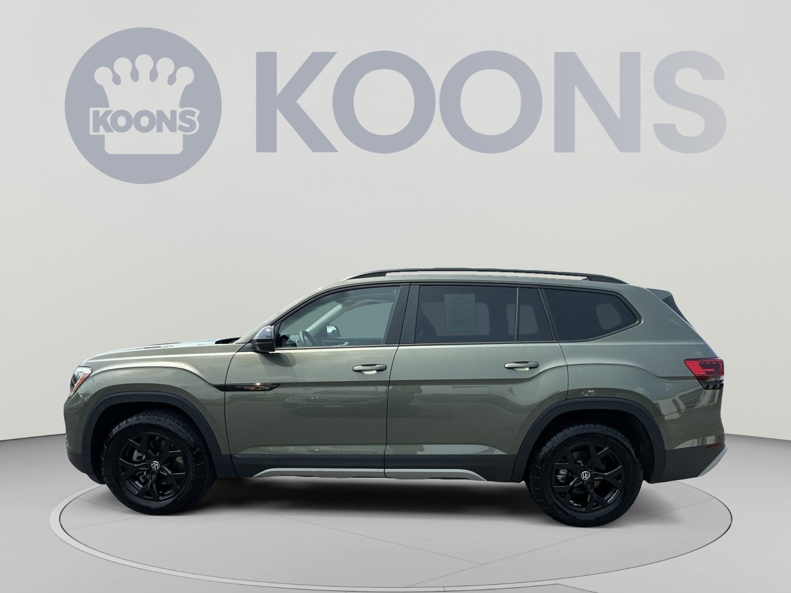 Used 2025 Volkswagen Atlas Peak Edition SE AWD/4WD image 7