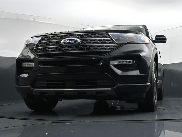 Certified 2023 Ford Explorer XLT w/ Equipment Group 202A AWD/4WD image 33