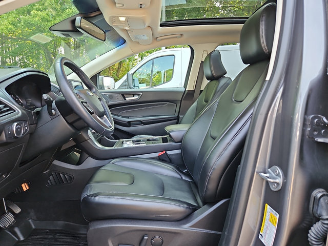 Certified 2022 Ford Edge Titanium AWD/4WD image 21