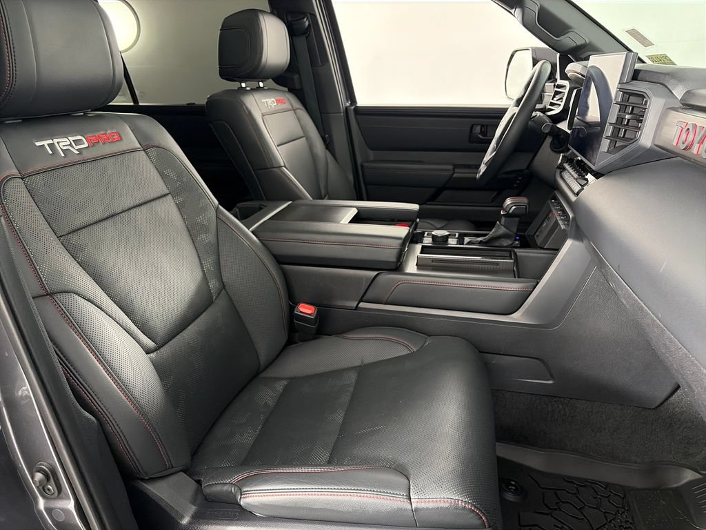 Used 2025 Toyota Sequoia TRD Pro AWD/4WD image 33