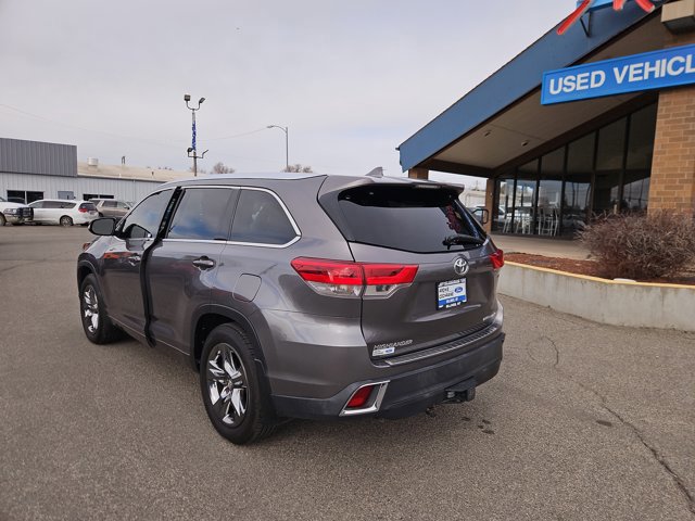 Used 2018 Toyota Highlander Limited Platinum image 3