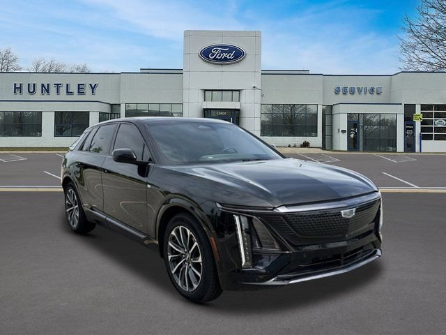 Used 2024 Cadillac Lyriq Sport AWD/4WD image 3
