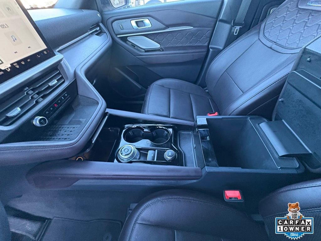 Certified 2025 Ford Explorer Platinum w/ LUX Leather Package image 21