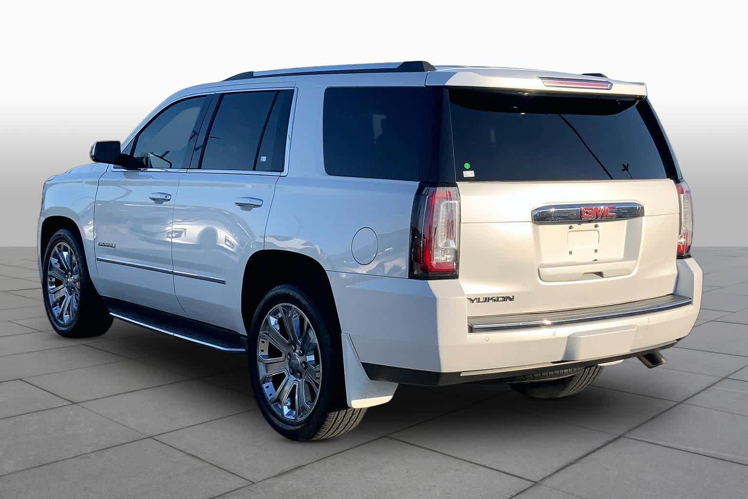 Used 2017 GMC Yukon Denali w/ Open Road Package AWD/4WD image 11