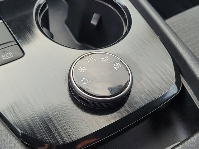 Used 2023 Nissan Rogue SV image 16