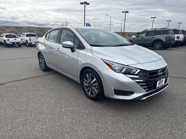 Used 2023 Nissan Versa SV image 7